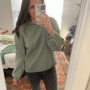 Universal thread crewneck
